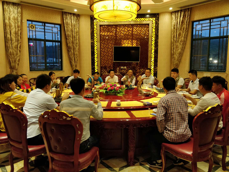 齊心協(xié)力，為公司的未來再創(chuàng)輝煌！